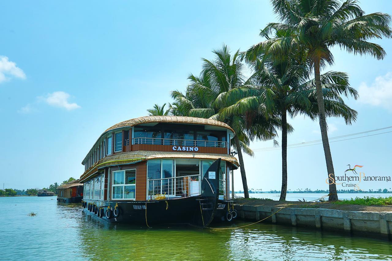 Casino Houseboats Hotel Alappuzha Екстериор снимка